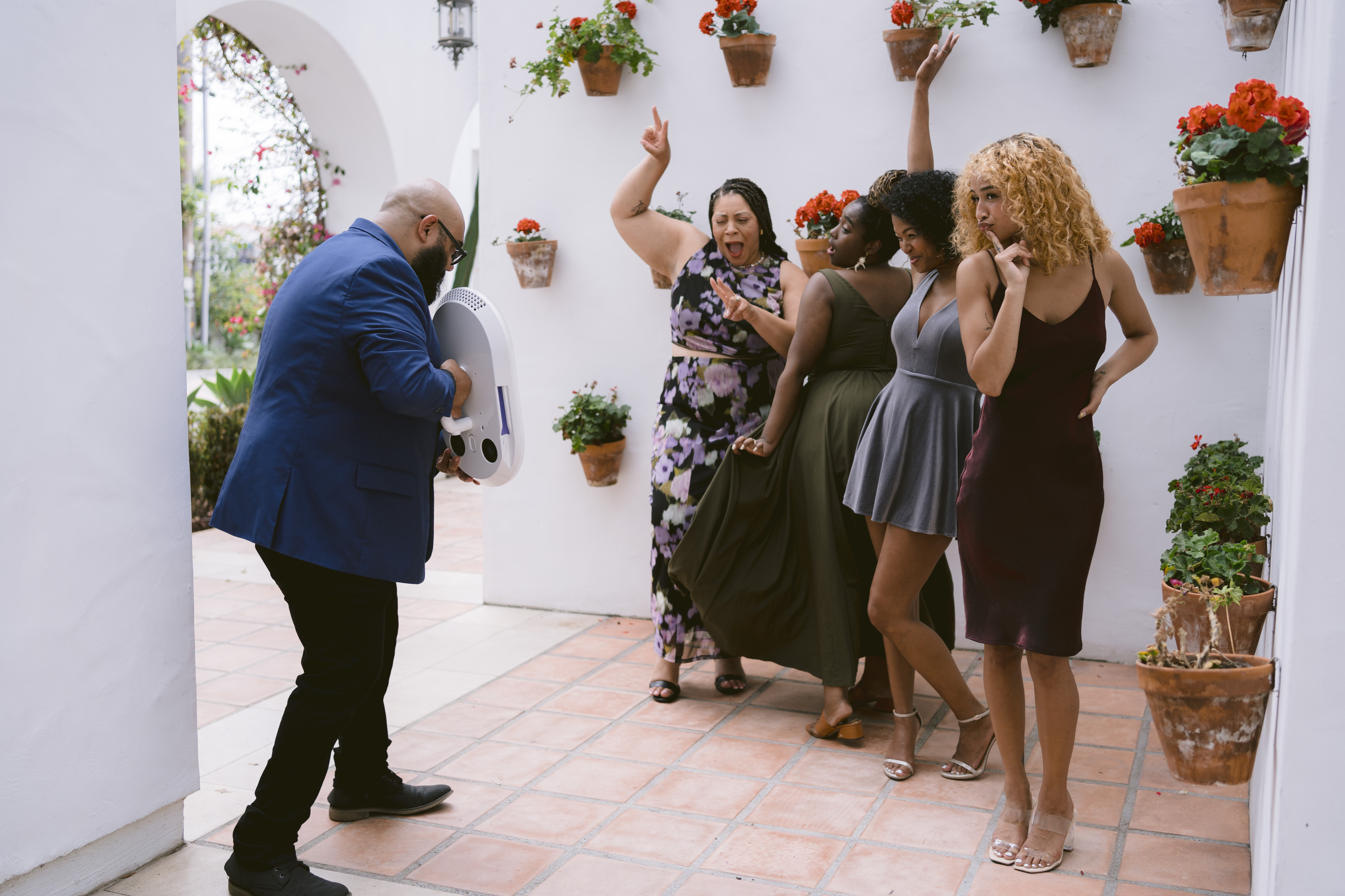 Attendant roaming with booth